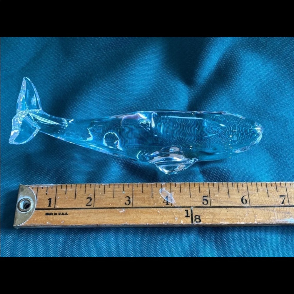 Glass whales - Picture 3 of 12